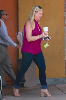 Melissa Joan Hart feet photo thumbnail