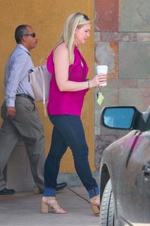 Melissa Joan Hart feet photo thumbnail