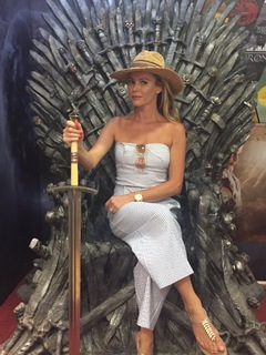 Amanda Holden feet photo thumbnail