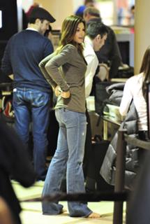 Cindy Crawford feet photo thumbnail