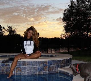 Jilly Anais feet photo thumbnail