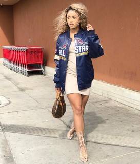 Jilly Anais feet photo thumbnail