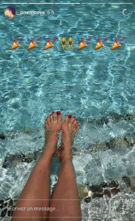 Petra Nemcova feet photo thumbnail