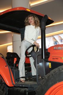 AnnaLynne McCord feet photo thumbnail