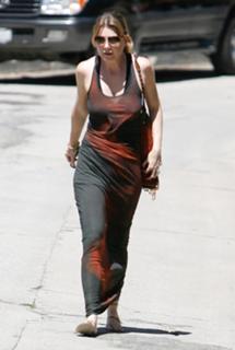 Ellen Pompeo feet photo thumbnail