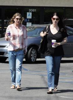Ellen Pompeo feet photo thumbnail