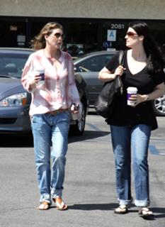 Ellen Pompeo feet photo thumbnail