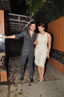 Huma Qureshi feet photo thumbnail