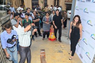 Huma Qureshi feet photo thumbnail