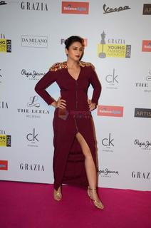 Huma Qureshi feet photo thumbnail