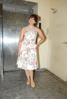 Huma Qureshi feet photo thumbnail