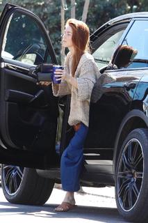 Julianne Hough feet photo thumbnail