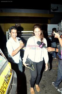 Huma Qureshi feet photo thumbnail