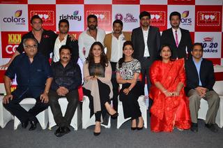 Huma Qureshi feet photo thumbnail