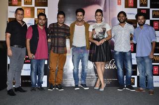 Huma Qureshi feet photo thumbnail