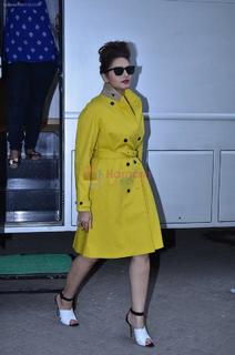 Huma Qureshi feet photo thumbnail