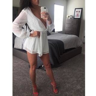 Chelsea Green feet photo thumbnail