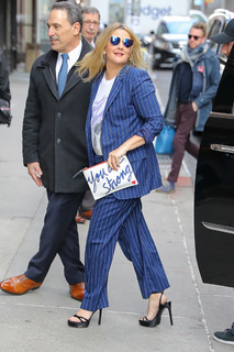 Drew Barrymore feet photo thumbnail