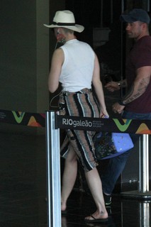 Katy Perry feet photo thumbnail