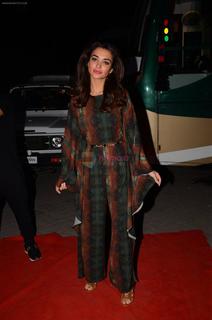 Amy Jackson feet photo thumbnail