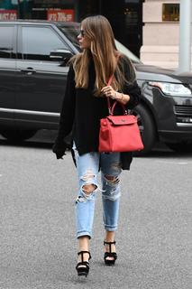 Sofía Vergara feet photo thumbnail
