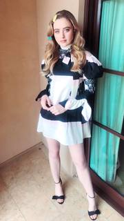 Kathryn Newton feet photo thumbnail