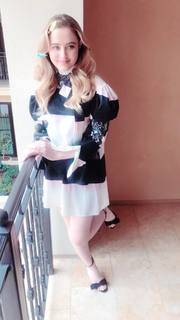 Kathryn Newton feet photo thumbnail