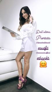 Giorgia Palmas feet photo thumbnail