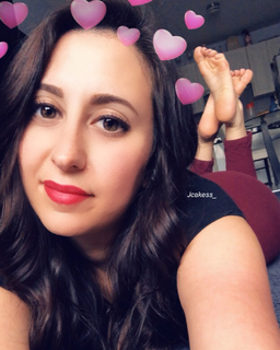 Jenelle Jcakess feet photo thumbnail