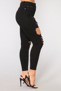 Lauren R. Wood feet photo thumbnail