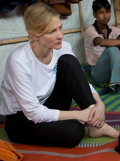 Cate Blanchett feet photo thumbnail