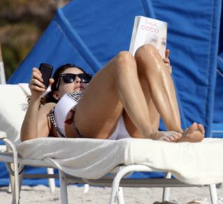 Lisa Snowdon feet photo thumbnail