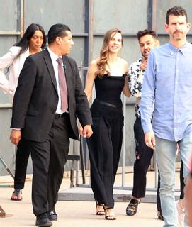 Hilary Swank feet photo thumbnail