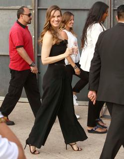 Hilary Swank feet photo thumbnail