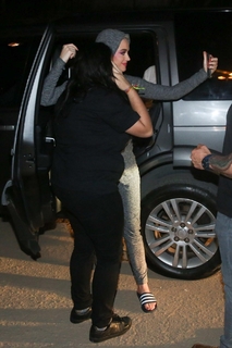 Katy Perry feet photo thumbnail