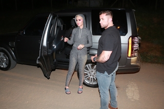 Katy Perry feet photo thumbnail