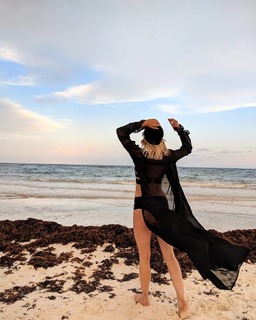 Ashley James feet photo thumbnail