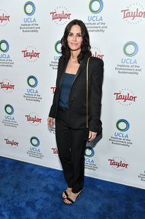 Courteney Cox feet photo thumbnail