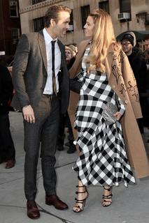 Blake Lively feet photo thumbnail