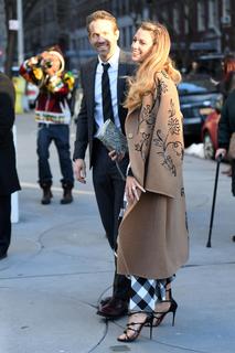 Blake Lively feet photo thumbnail