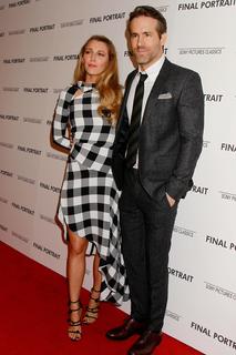 Blake Lively feet photo thumbnail