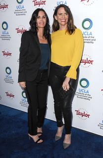 Courteney Cox feet photo thumbnail