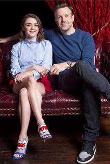 Maisie Williams feet photo thumbnail