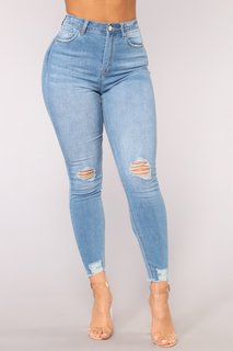 Lauren R. Wood feet photo thumbnail