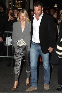 Naomi Watts feet photo thumbnail