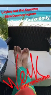 Brooke Burke feet photo thumbnail
