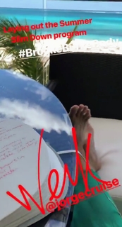 Brooke Burke feet photo thumbnail