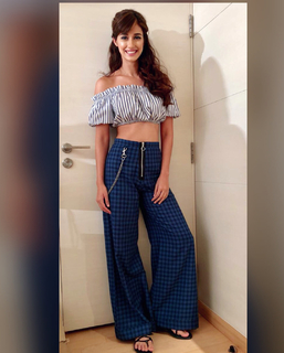 Disha Patani feet photo thumbnail