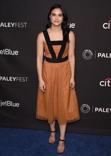 Camila Mendes feet photo thumbnail