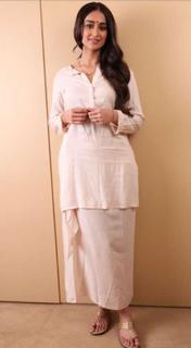 Ileana D'Cruz feet photo thumbnail